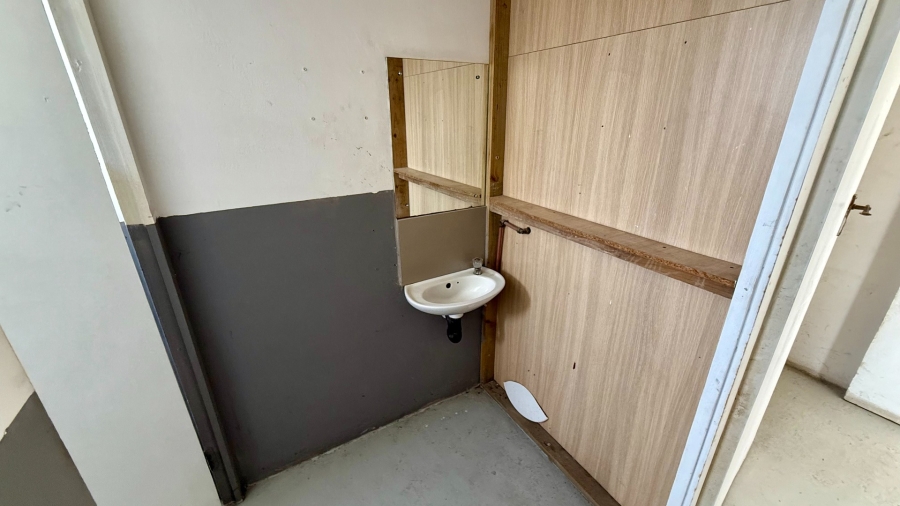 To Let commercial Property for Rent in Knysna Central Western Cape